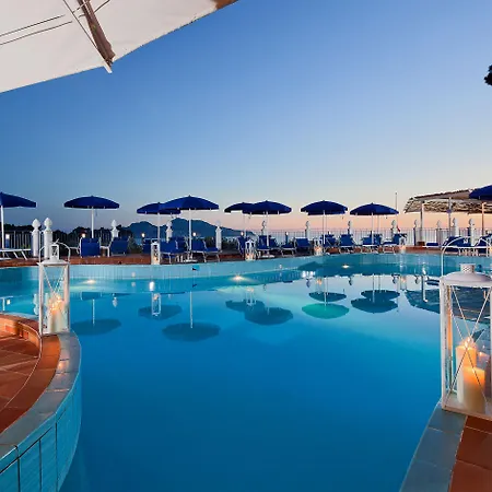 Delfino Hotel 4*