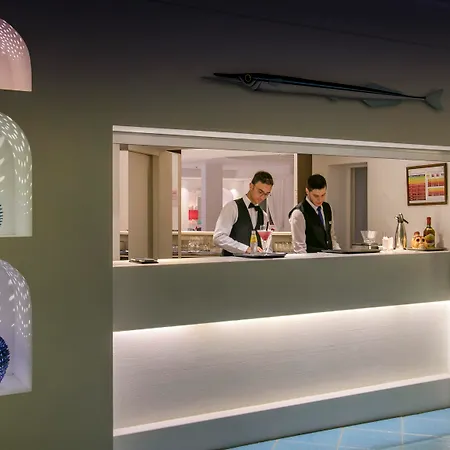 Delfino Hotell 4*